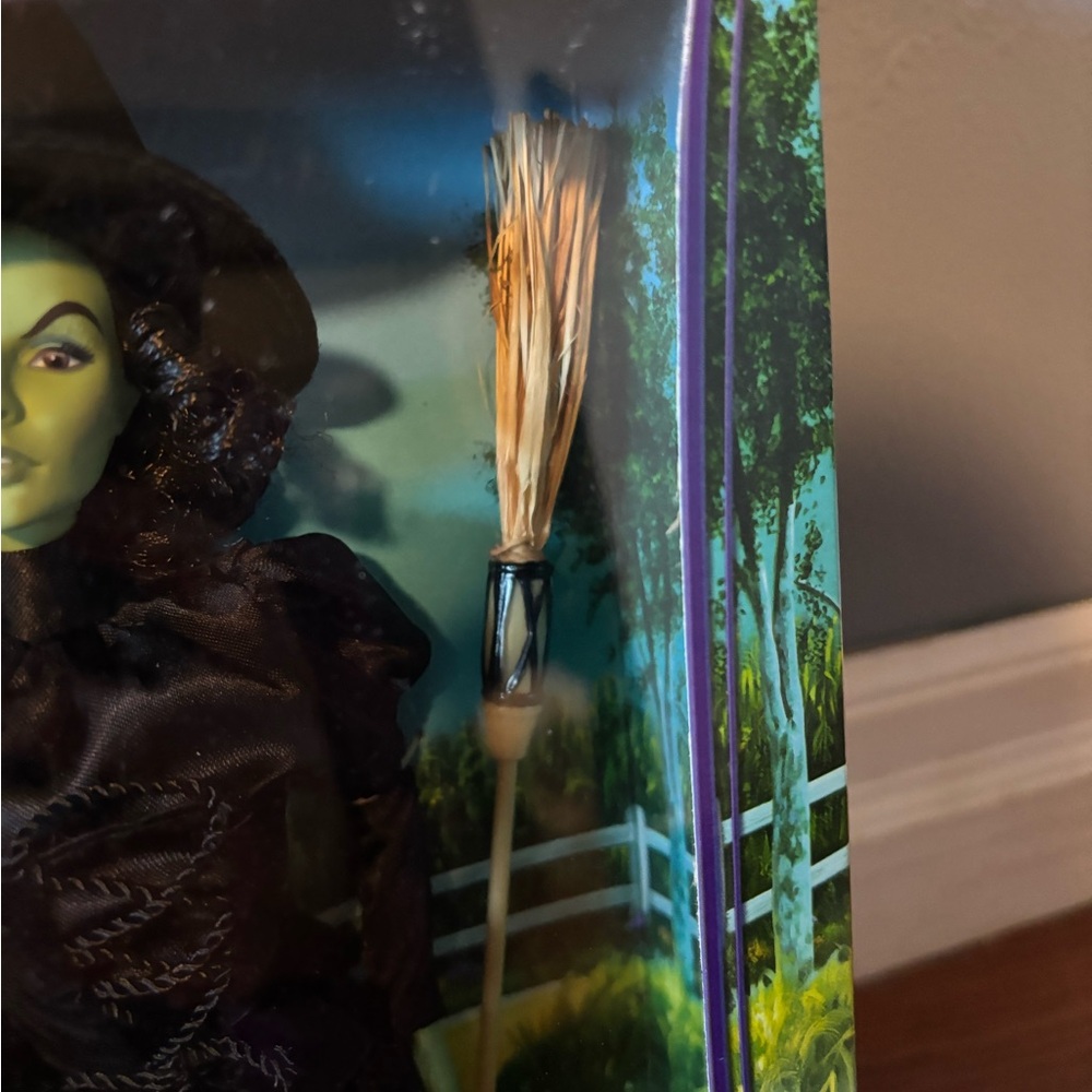 2006 Pink Label Wicked Witch Of The West Barbie from the Wizard of Oz. - Picture 5 of 6